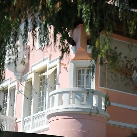 Eden Palace Au