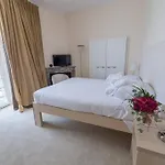 Eden Palace Au