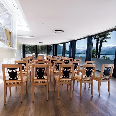 Eden Palace Au Hotel