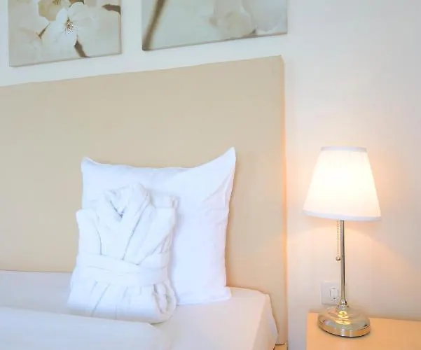 Hotel Eden Palace Au 3*